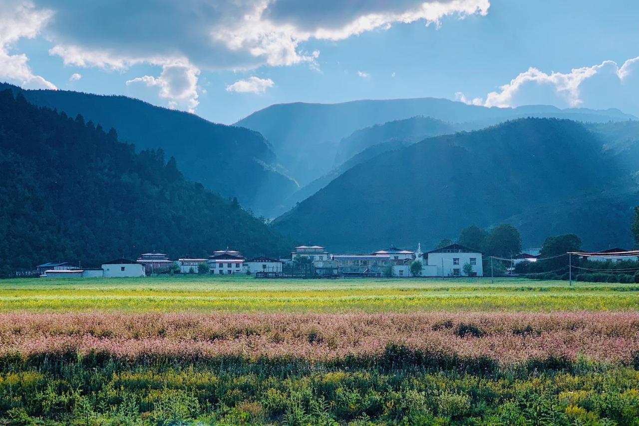 Shangri-La Dala Pasture Hotel Deqen Екстериор снимка